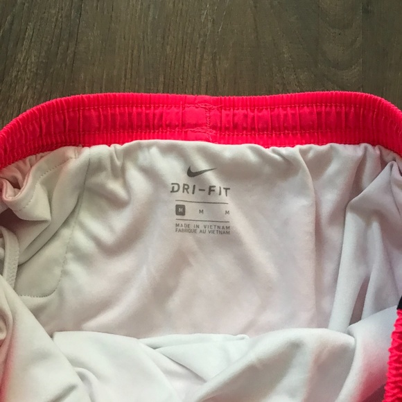 NIKE PINK SHORTS - Picture 2 of 4